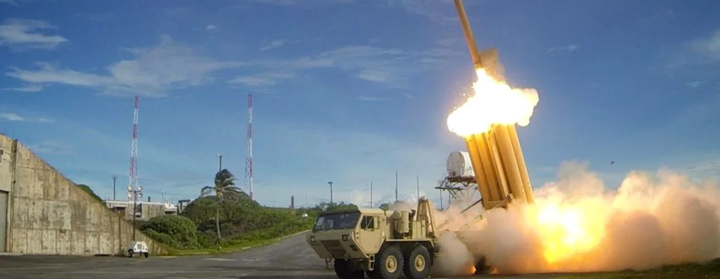Tragere cu sistemul de apărare anti-rachetă Terminal High Altitude Air Defence (THAAD)  FOTO Ralph Scott/Missile Defense Agency/U.S. Department of Defense