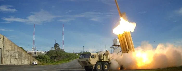 Tragere cu sistemul de apărare anti-rachetă Terminal High Altitude Air Defence (THAAD) FOTO Ralph Scott/Missile Defense Agency/U.S. Department of Defense
