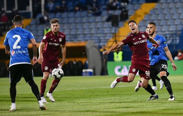 Rondon l-a păcălit pe arbitru la această fază, și el a acordat penalty la singurul fault care nu a fostFOTO: Sportpictures.eu