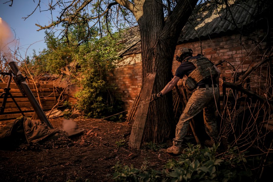 Comandanții ucraineni spun că noii recruți au un nivel precar de pregătire. Soldat: „Totul se învață pe loc”