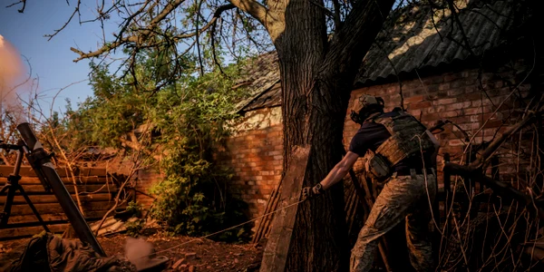 Soldat ucrainean din Brigada Mecanizată 24 pe câmpul de luptă FOTO PROFIMEDIA
