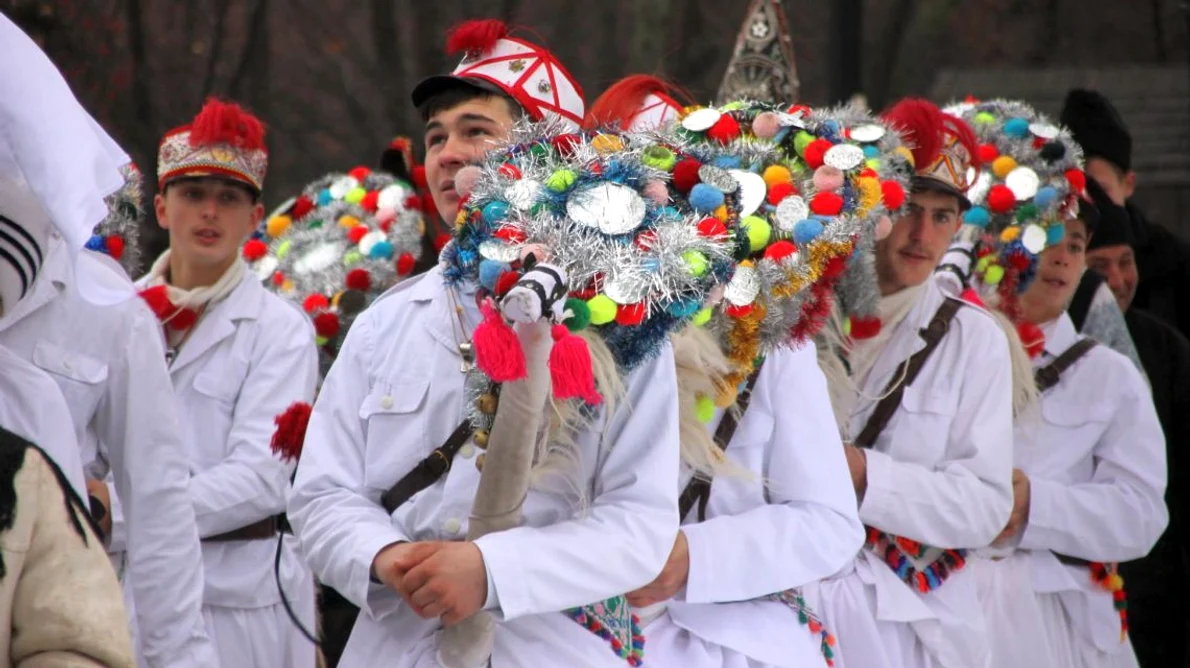 Festivalul de datini și obiceiuri de Crăciun și Anul Nou „Florile Dalbe”, la Muzeul Satului jpeg