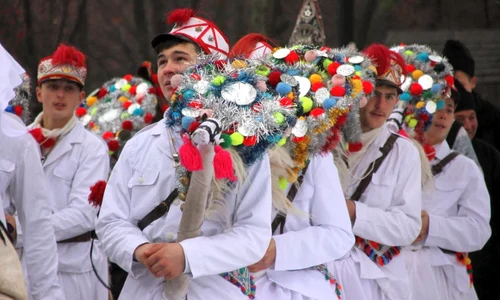 Festivalul de datini și obiceiuri de Crăciun și Anul Nou „Florile Dalbe”, la Muzeul Satului jpeg