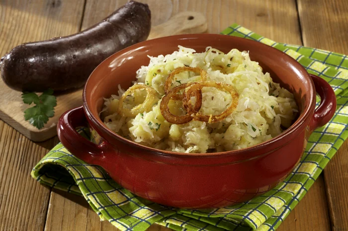 O rețetă pe care trebuie să o încerci: Cartofi cu varză