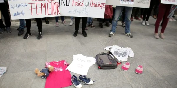 Protest asistenta sociala casa invicta pmb violenta foto inquam octav ganea
