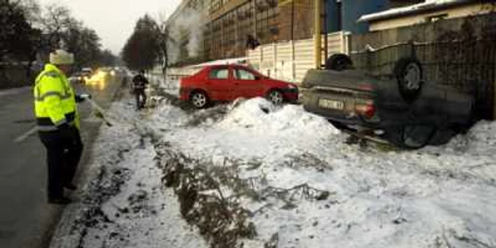 Accidentul s-a soldat cu rănirea unei persoane. Foto: D. Guţă.