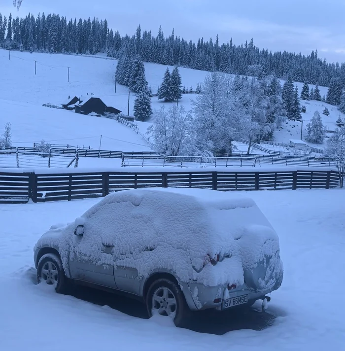 În Fundu Moldovei, la Suceava, a nins consistent FOTO: Facebook/Meteoplus