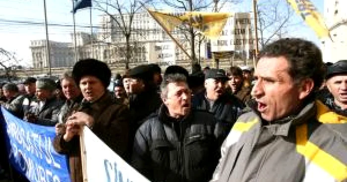 Peste 20.000 de sindicalişti vor protesta în Bucureşti, dacă guvernul adoptă ordonanţa cu sporurile
