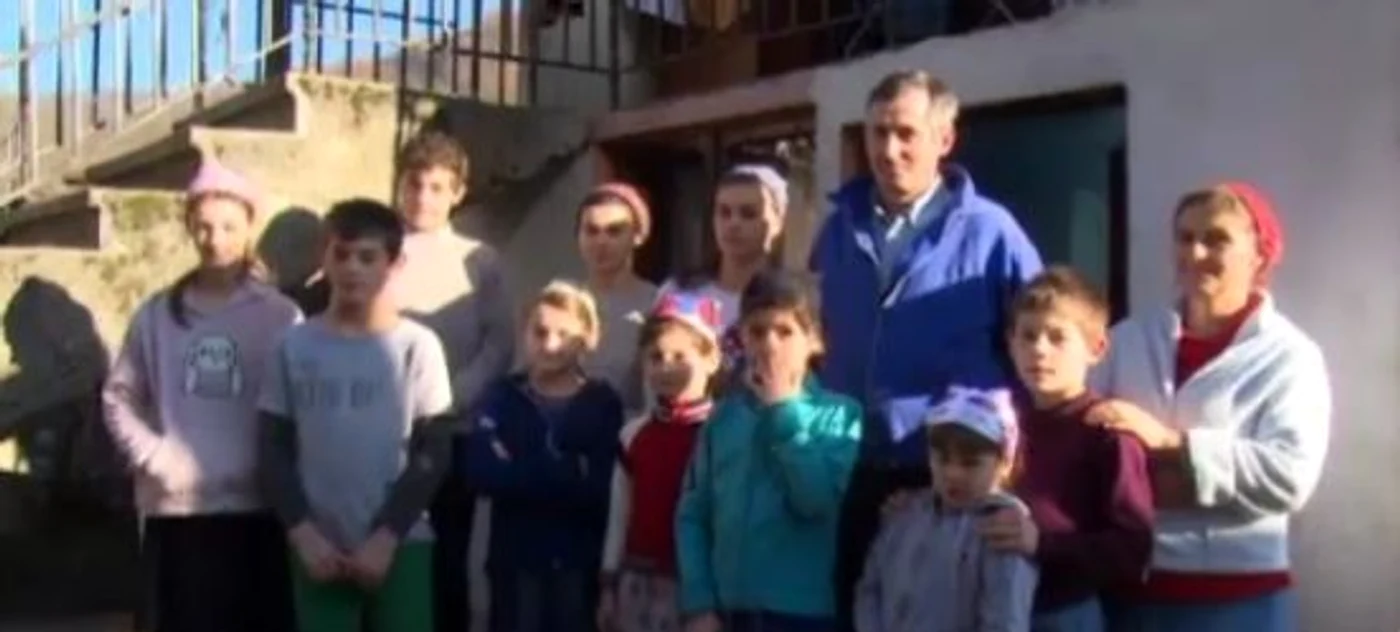 Cinci dintre copii sunt la casele lor, iar trei sunt sugari