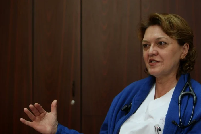 Medicul cardiolog Doina Dimulescu spune că una dintre măsurile esenţiale de prevenire a evenimentelor cardiace nedorite este să reducem aportul de sare FOTO: Marian Iliescu