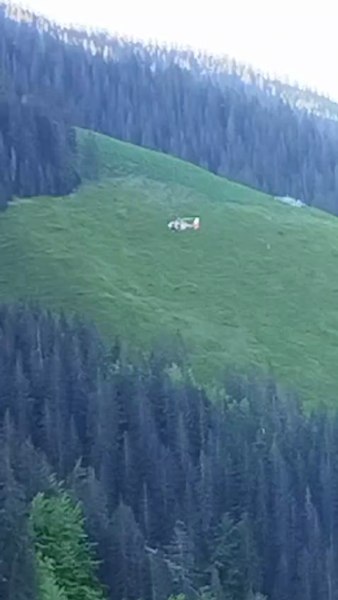 Imagini spectaculoase cu recuperarea unui ucrainean rătăcit în munți. Bărbatul a fost salvat la limită VIDEO