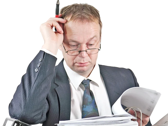 Și profesorii au fost luați în colimator