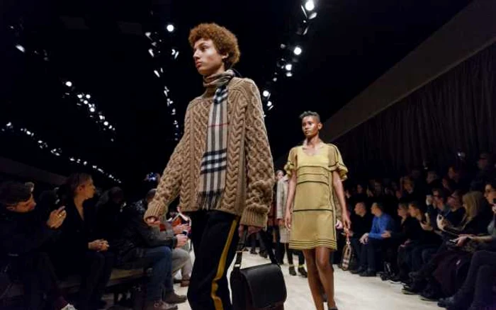 Brandul de lux Burberry va renunţa să folosească blană naturală FOTO Getty Images