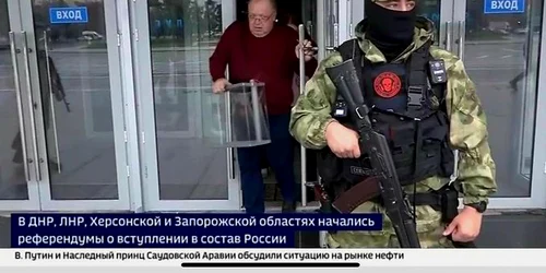 „Secțiile de votare„ din Ucraina sunt păzite de soldați FOTO Jack Losh/Twitter