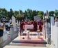 Scene dramatice la înmormântarea Mădălinei Apostol! Mama ei a leșinat la cimitir