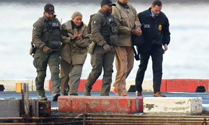 Nicolás Maduro și soția sa, în cătușe în drum spre un tribunal federal din Manhattan FOTO Profimedia