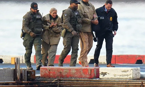 Nicolás Maduro și soția sa, în cătușe în drum spre un tribunal federal din Manhattan FOTO Profimedia