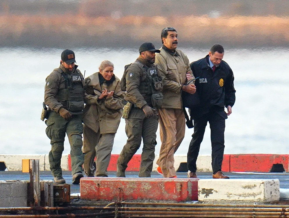 Maduro, coborât din elicopter. FOTO Profimedia
