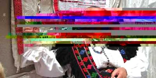 Festivalul a găzduit şi o expoziţie a portului popular. 