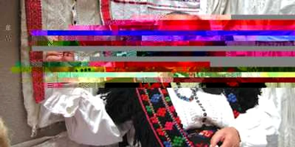 Festivalul a găzduit şi o expoziţie a portului popular. 