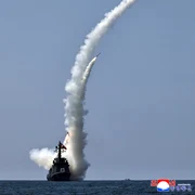 Distrugător capabil să lanseze rachete nucleare. FOTO: Korea News Service