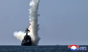 Distrugător capabil să lanseze rachete nucleare. FOTO: Korea News Service