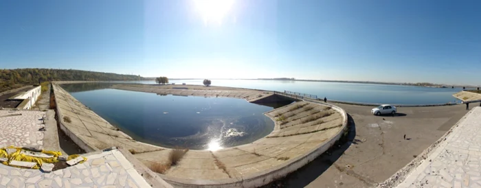 Clubul nautic de la Slatina va fi amanajat pe locul unde se află Plaja Oltului, la intrarea în oraş dinspre Craiova, acum un teren în paragină... (Foto: Mugurel Manea)