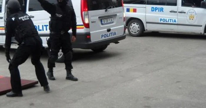 Polițiștii au tras două focuri de avertizare Foto: Arhivă