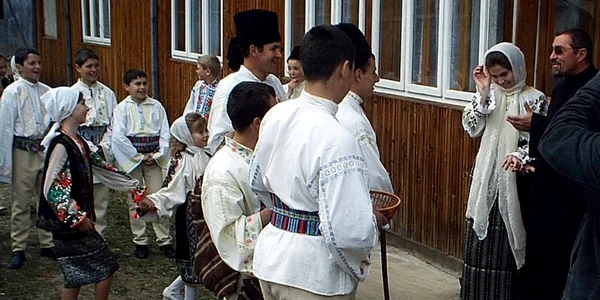 traditii paste