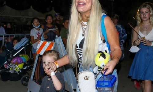 4 tori spelling profimedia 0630750859 jpg jpeg