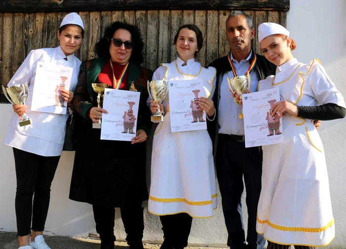 Una dintre echipele Liceului Economic Slatina FOTO: Claudia Balaș
