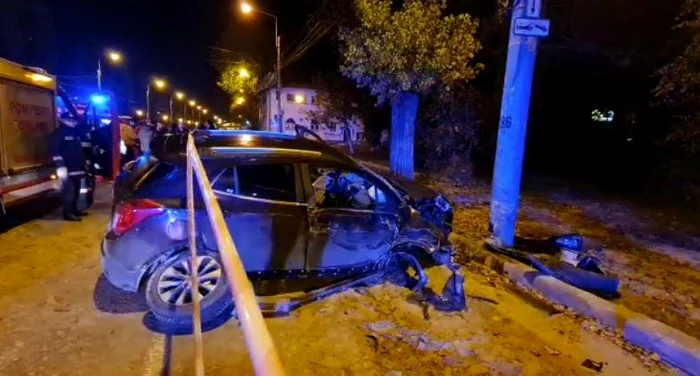 Accidentul în care a fost implicat autoturismul marca Opel a avut loc în jurul orei 3:00Foto: observatornews.ro