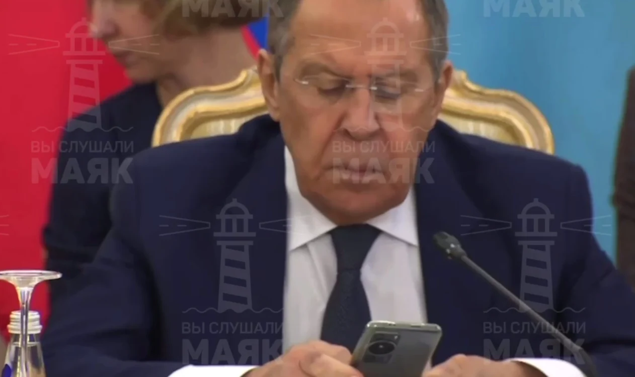 Serghei Lavrov preferă Huawei