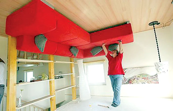 A fost ridicată în exact 114 zile