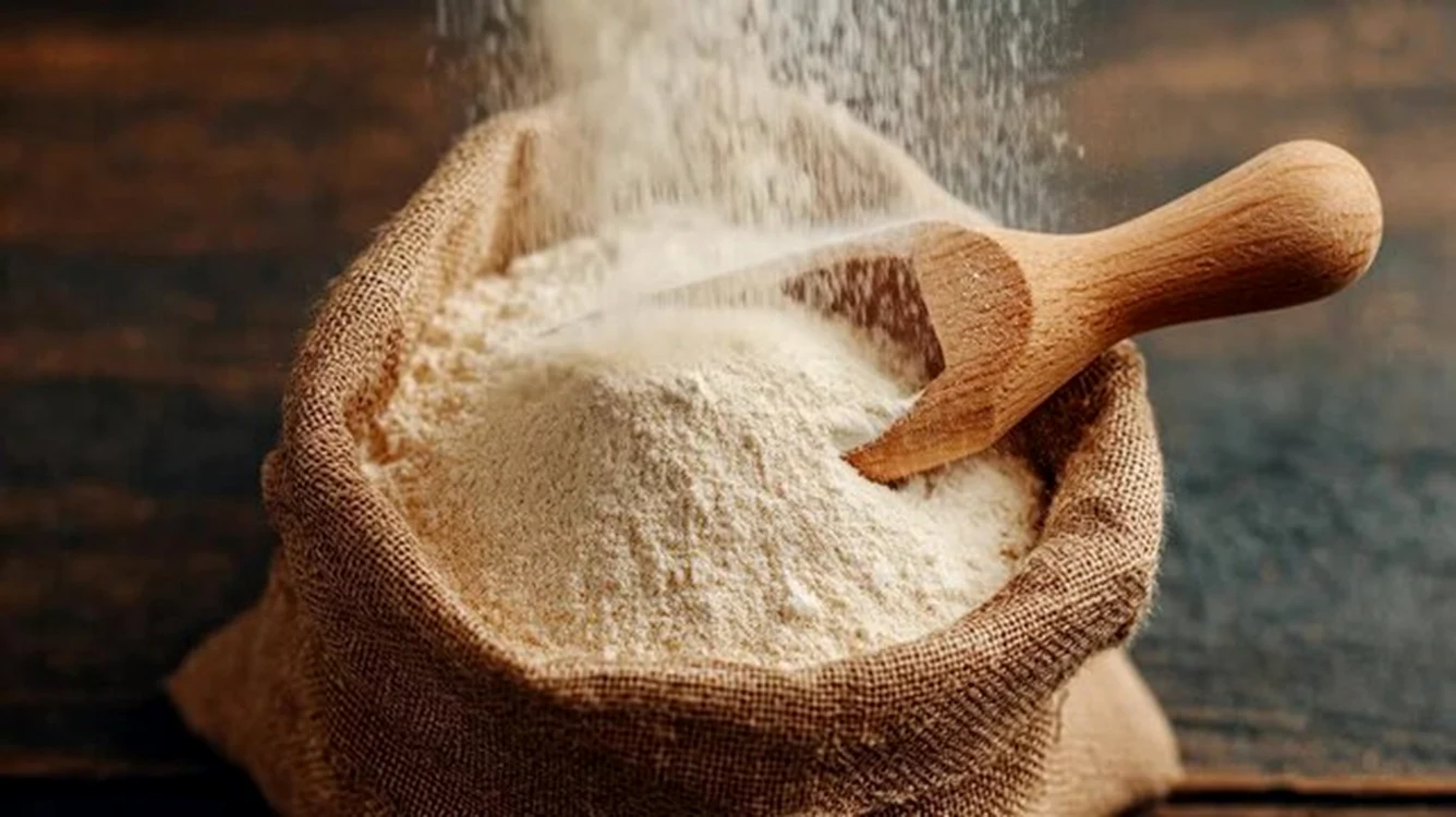 Făina potrivită este crucială pentru un cozonac bun / foto: Adobe Stock