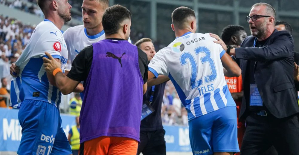 Nemaivăzut în fotbal: de ce a primit cartonaș roșu crainicul stadionului, la meciul Universitatea - Bașakșehir 