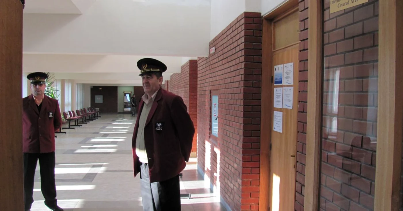 Nu doar dascălii sunt nemulţumiţi de salariu ci şi personalul auxiliar FOTO Adevărul