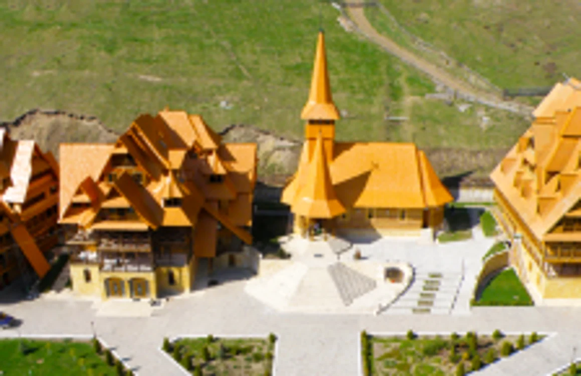Baza de tratament şi odihnă de la Gheorghiţeni stă închisă de aproape cinci luni de zile. FOTO www.dorna-arini.ro