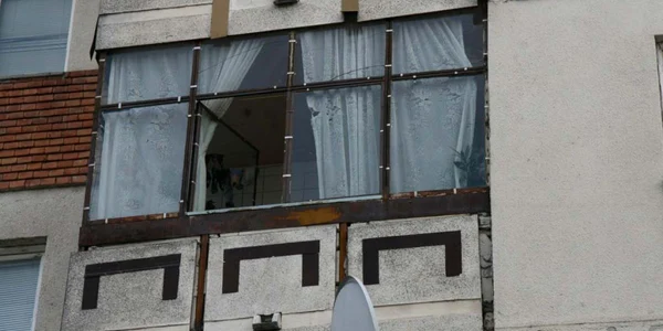 În apartamentul în care a fost găsit mort, bărbatul locuia singur