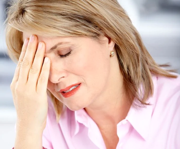 În caz de cefalee, inclusiv migrene, rozmarinul este o alternativă la medicamente. www.clicksanatate.ro