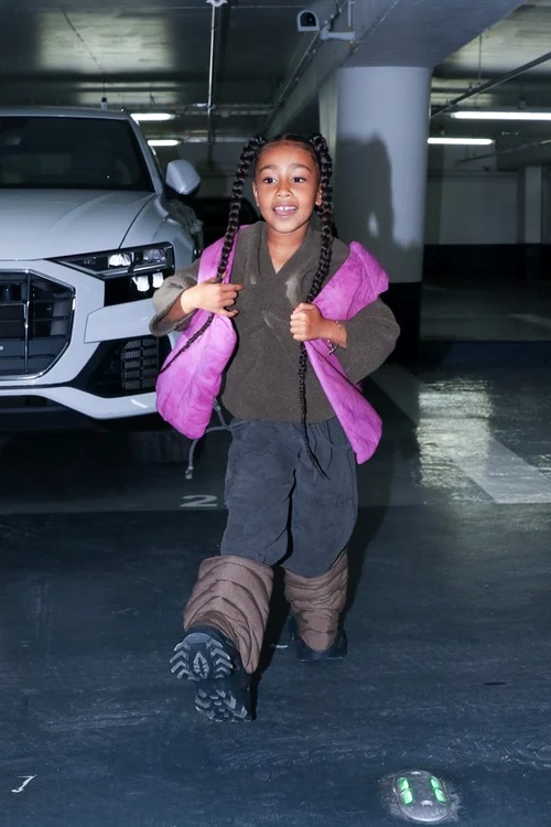 
    North West, 7 ani -  62.316.000 $   