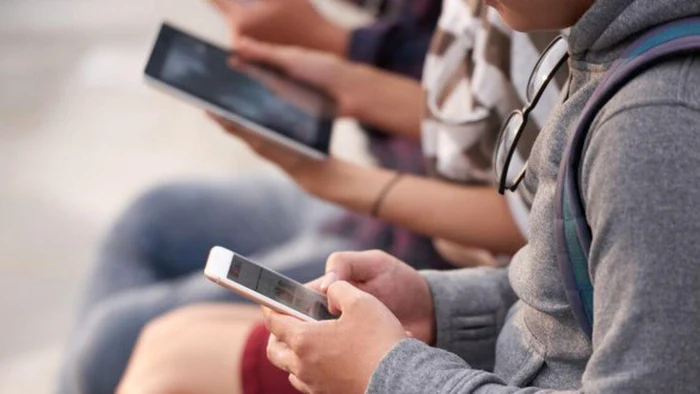 Portugalia vrea să interzică rețelele sociale pentru minorii sub 16 ani.