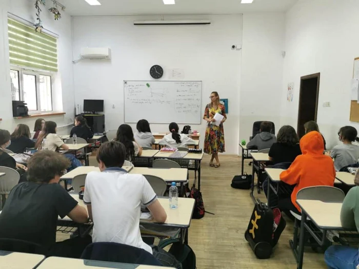 Campania de informare a învăţământului profesional - dual din Municipiului Bucureşti este parte integrantă din proiectul „Şcoala Profesională Metropolitană în sistem dual” Foto Facebook/ PMB