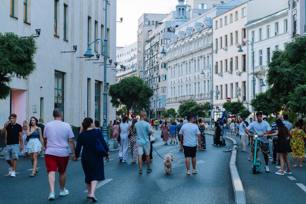 Restricții de trafic în Capitală, în weekend: Calea Victoriei va fi pietonală. La ce evenimente sunt așteptați bucureștenii