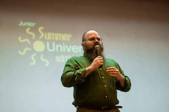 
    Profesorul de Sănătate Publică Răzvan Cherecheş a explicat avantajele imunizării contra Covid-19   