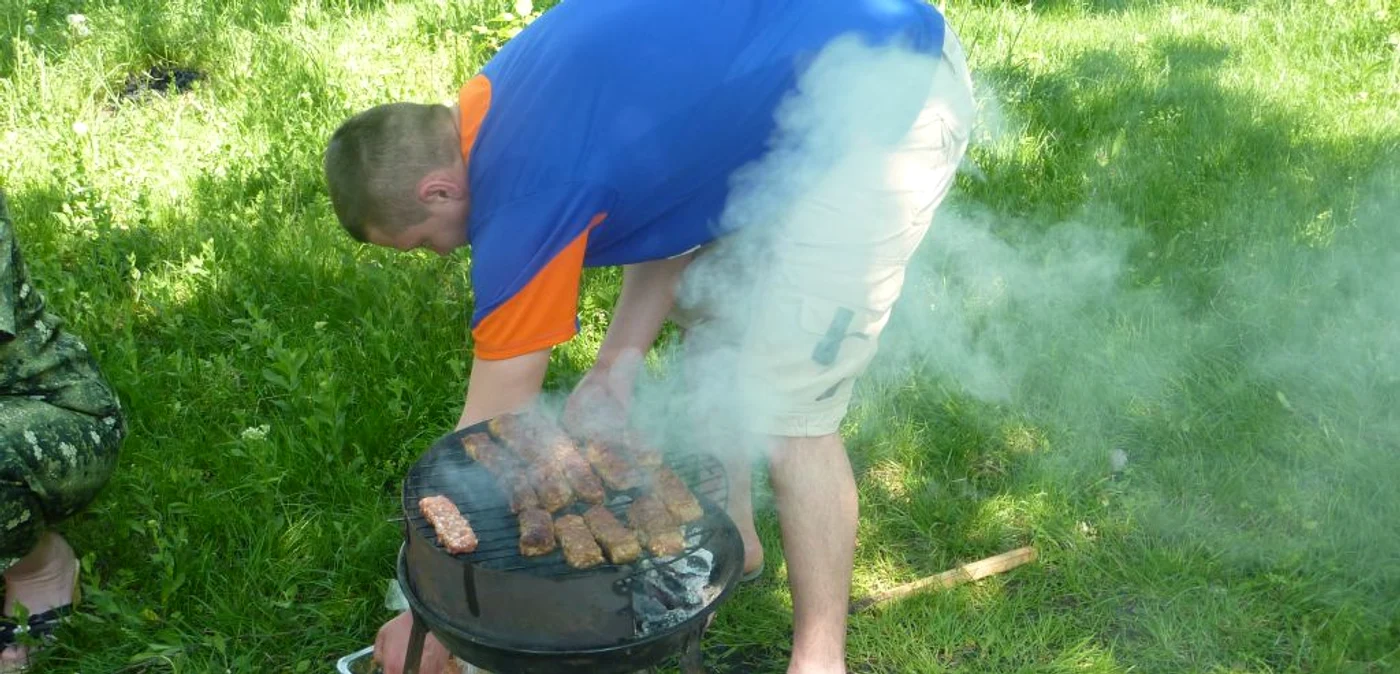 Persoanele care fac grătar în faţa blocului riscă amenzi usturătoare Foto: arhivă Adevărul