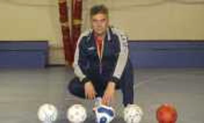 Relu Lixandru "predă" handbal de şase ani
