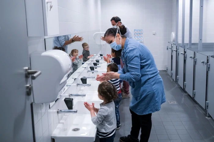 S-au montat mai multe chiuvete în unitățile de învățământ din Scoția