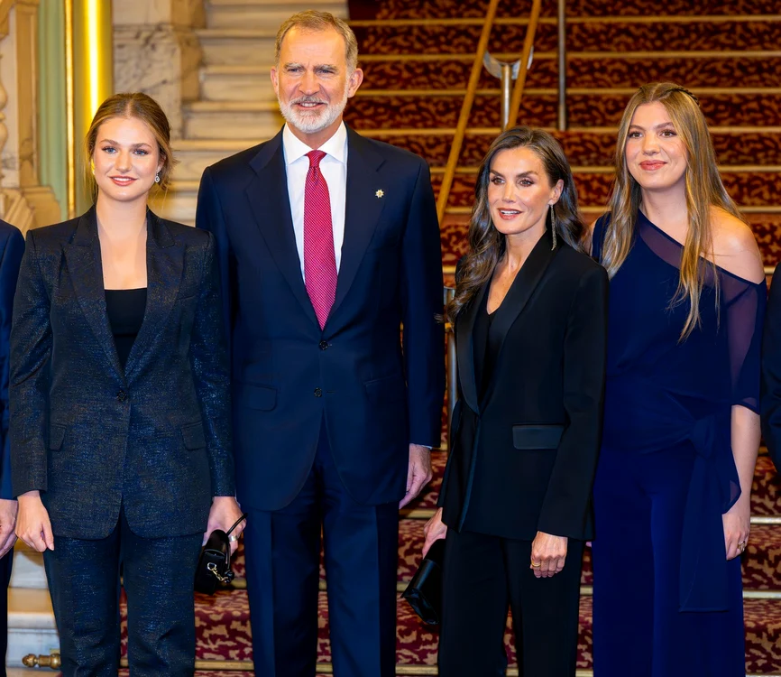 Regele Felipe, Regina Letizia, Prințesa Leonor și Infanta Sofia foto profimedia (5) jpg