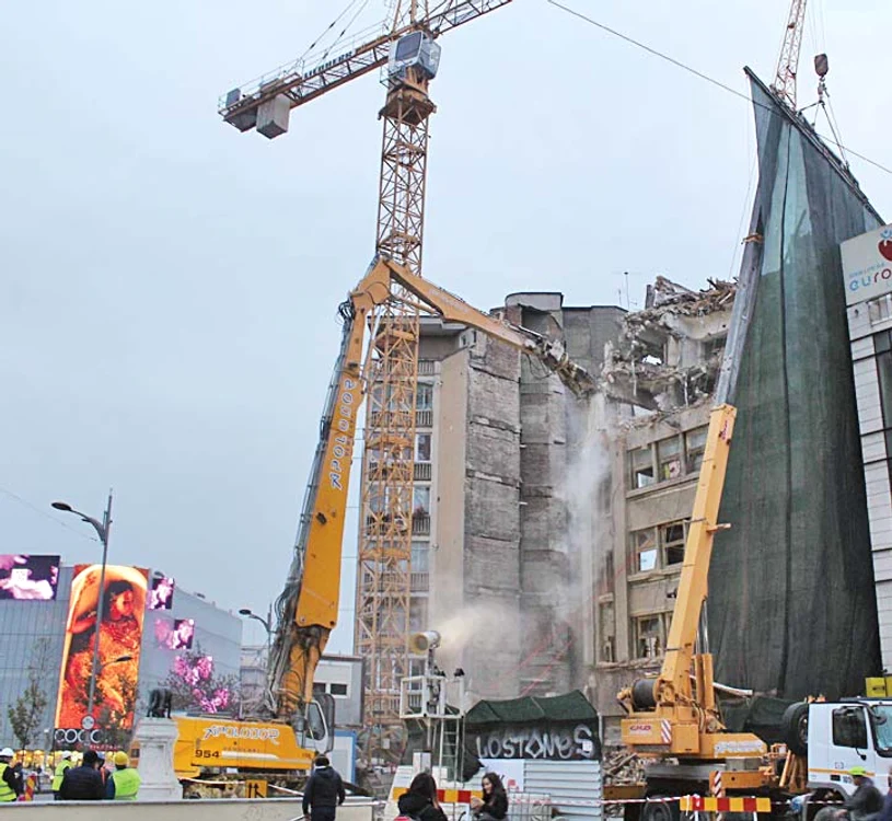 Săptămâna trecută a început demolarea
